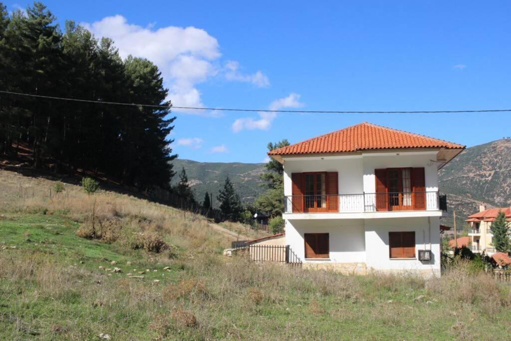 Velia Guesthouse Kalavryta Exterior photo